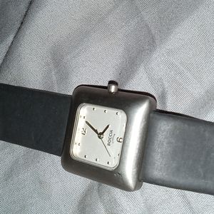 Womens wrist watch